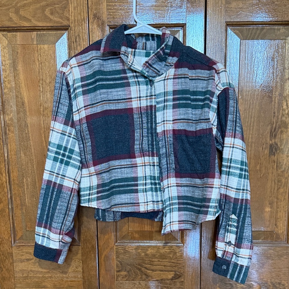 Plaid Cropped Button-Up Shirt